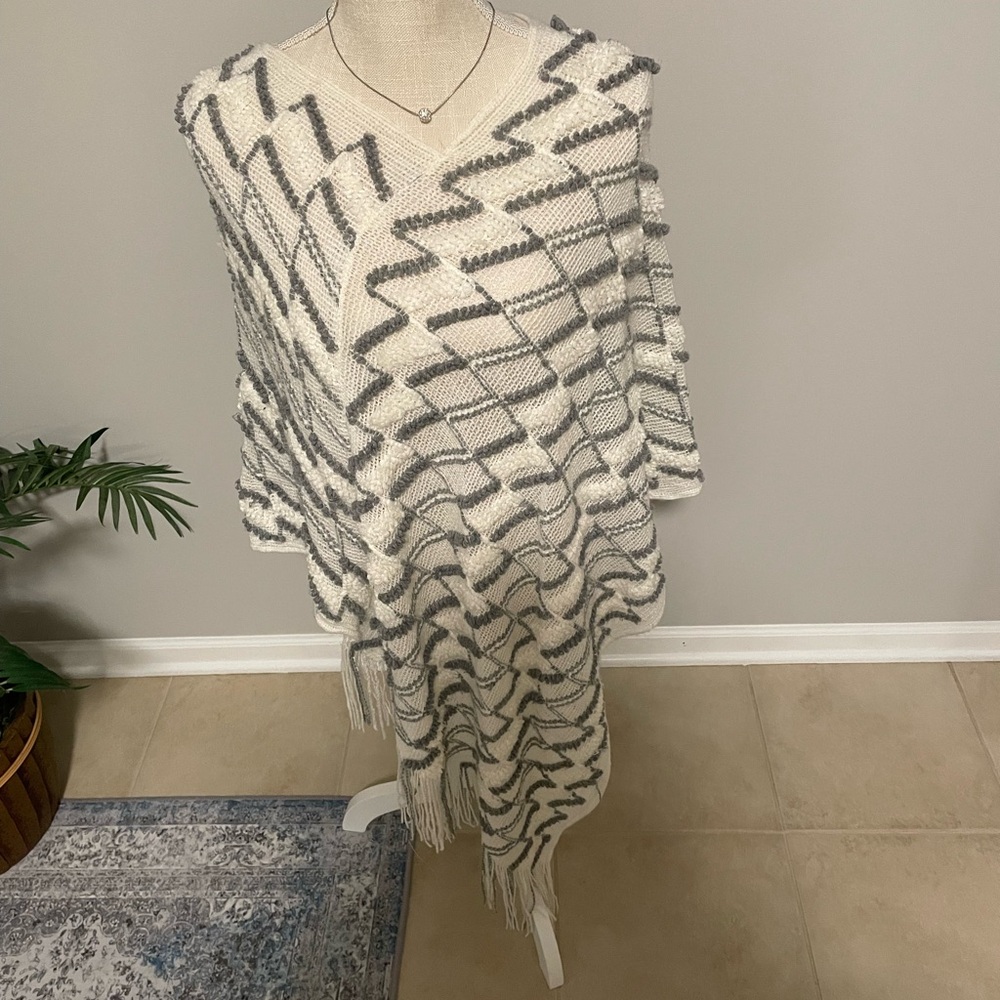 Handmade poncho shawl, one size grey and white